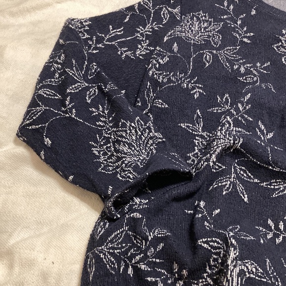 LOFT Plus Sweater Navy with white - Picture 3 of 4